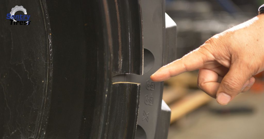 Lock Ring Slit
